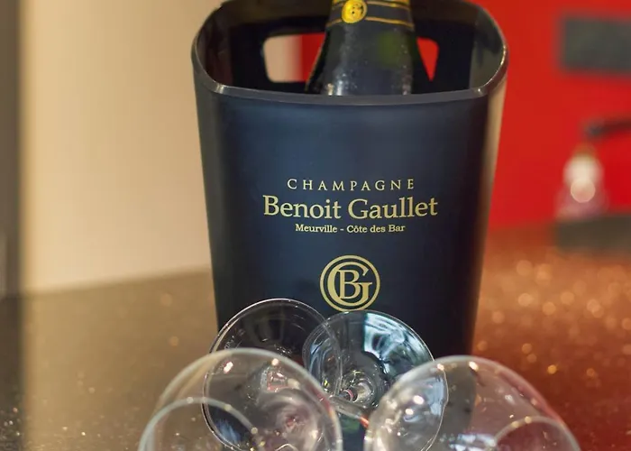 Le Clos Des Montants Bed & Breakfast